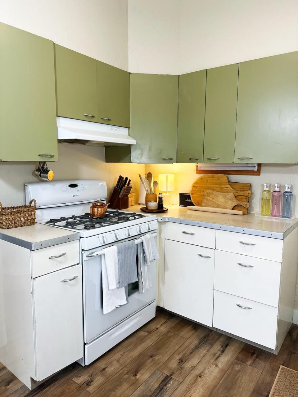 Kitchen or kitchenette, dishwasher, oven, stove, toaster