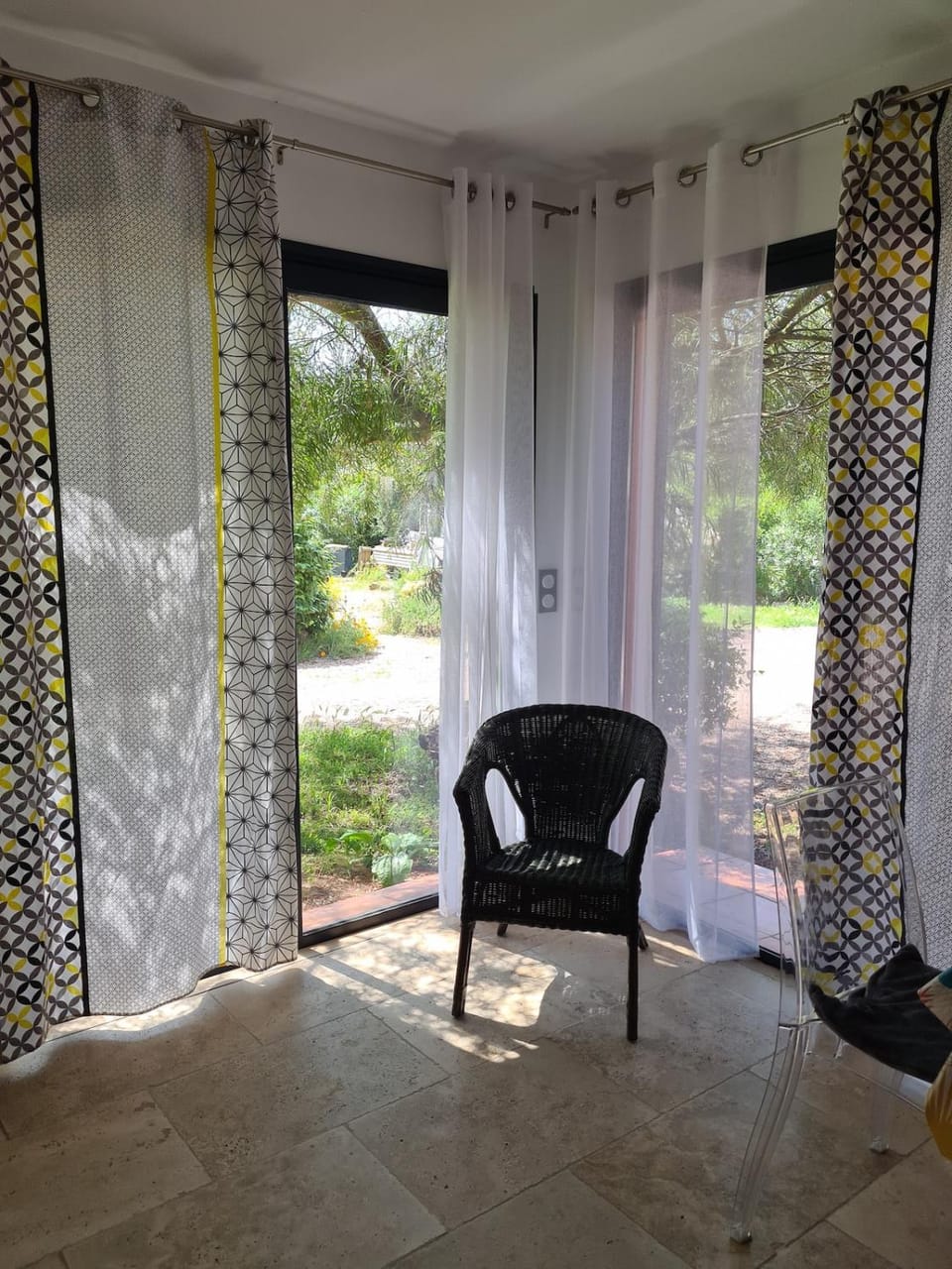 Living room, Garden view