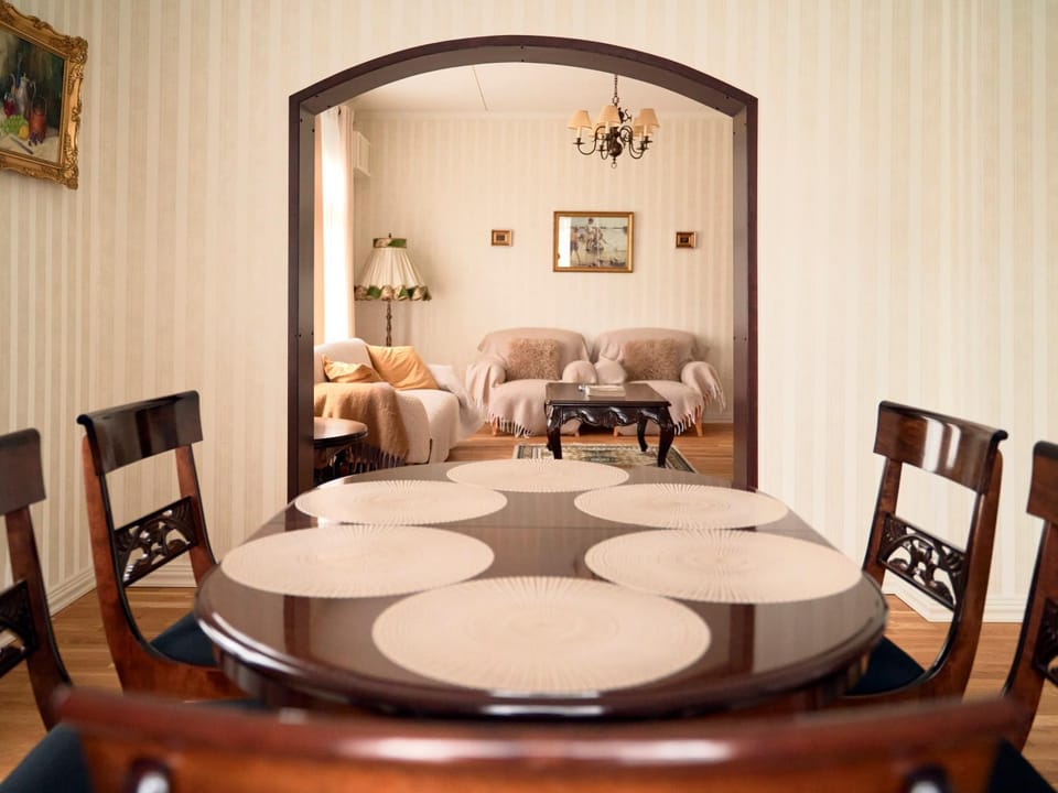 Living room, Seating area, Dining area