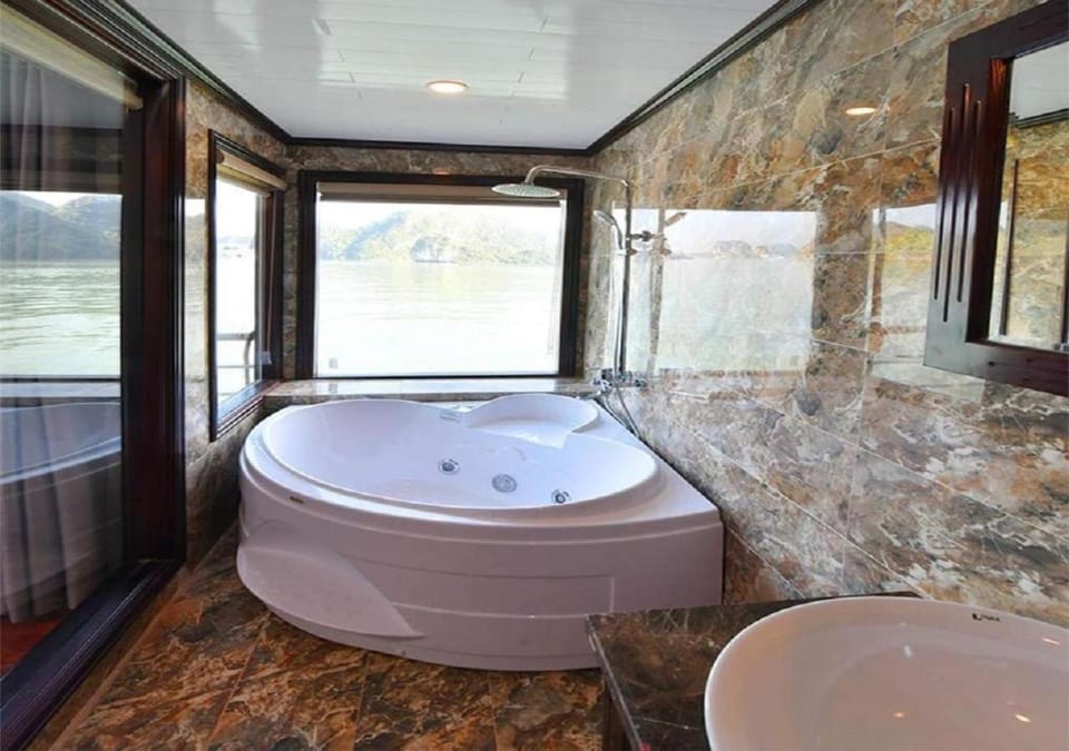 Natural landscape, Hot Tub, Bathroom, Bath