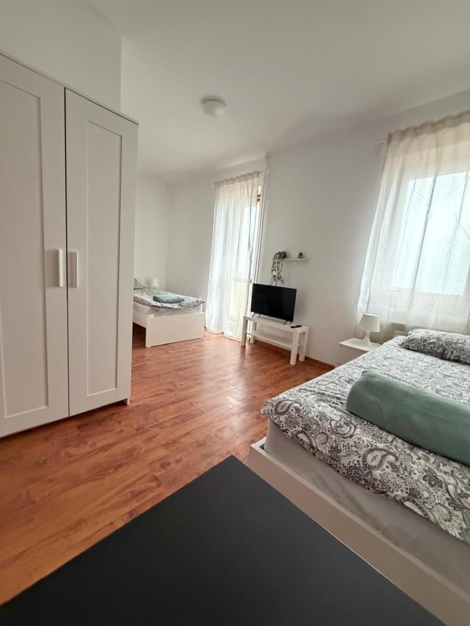 TV and multimedia, Other, Guests, wardrobe