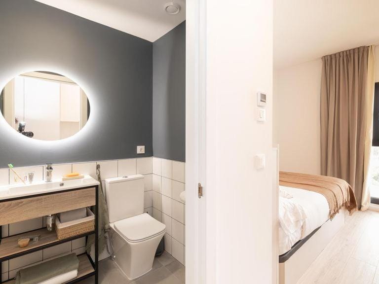 Bathroom, Photo of the whole room
