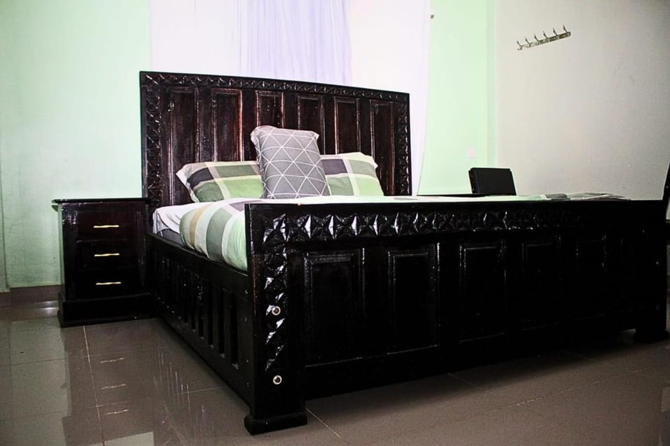 Mamboleo princely Homes Bed and Breakfast in Kenya