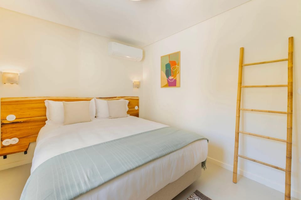 Bed, Bedroom, air conditioner