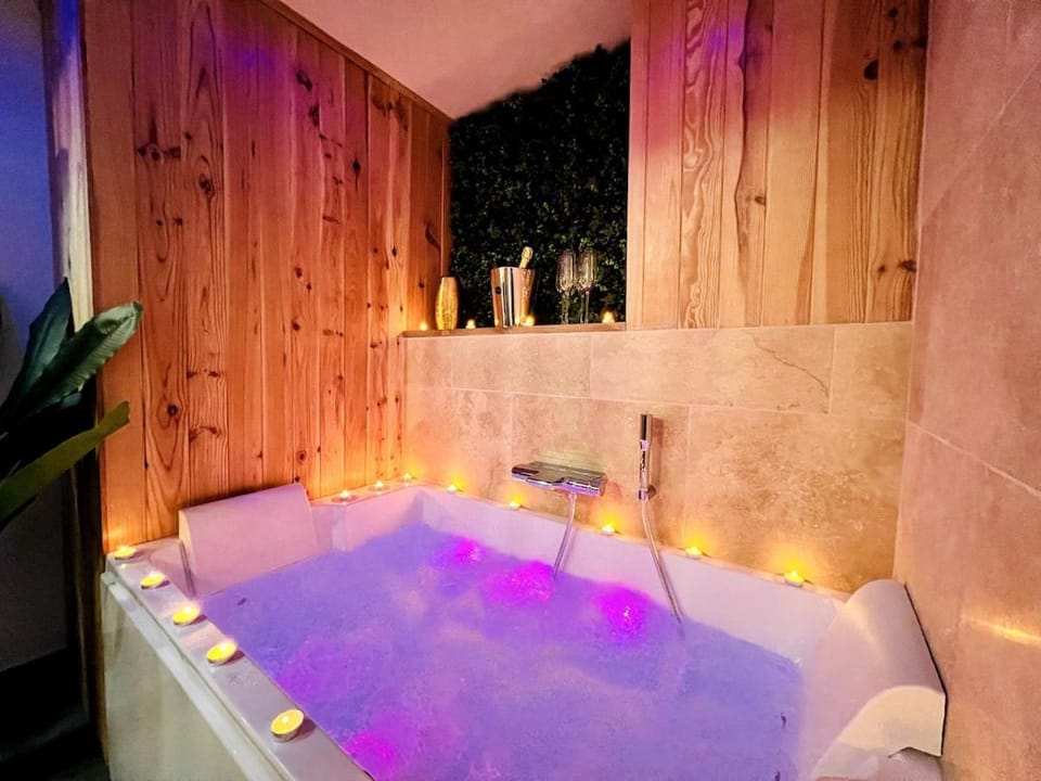7 Inkermann - Love Room Spa & Sauna - Charpennes Apartment in Villeurbanne