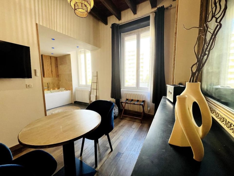 7 Inkermann - Love Room Spa & Sauna - Charpennes Apartment in Villeurbanne