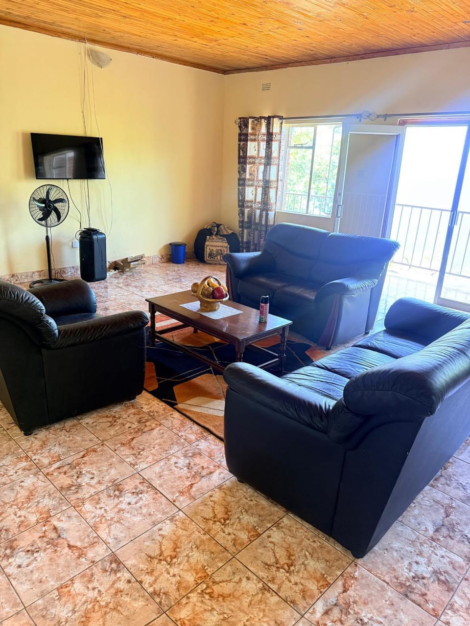 Hippo Paradise Mica 1 Bed and Breakfast in Zimbabwe