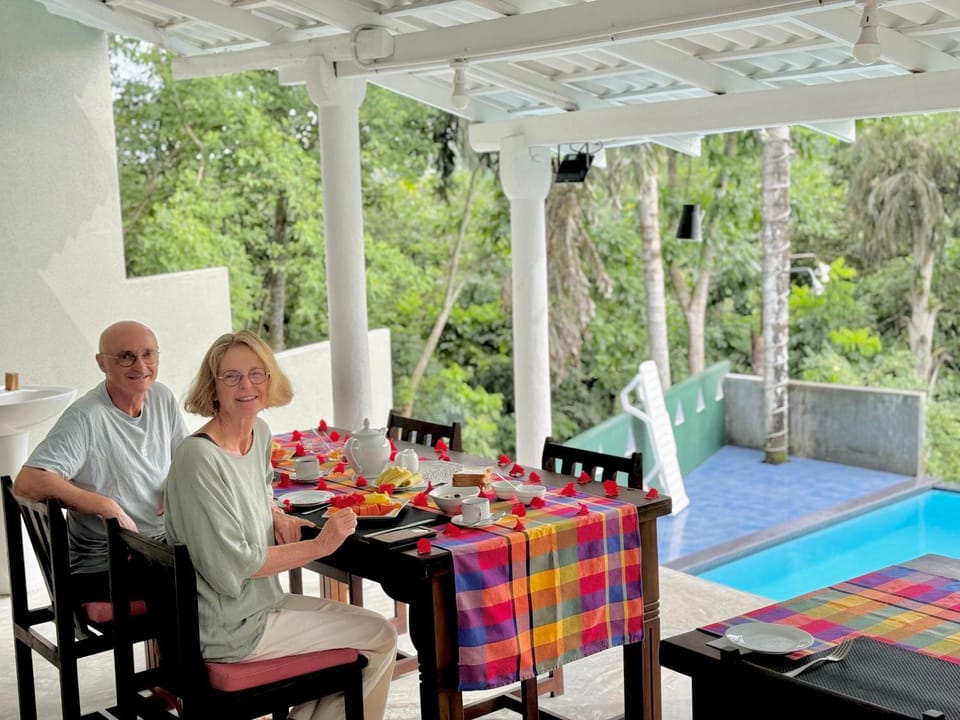 View (from property/room), Food and drinks, Dining area, Swimming pool