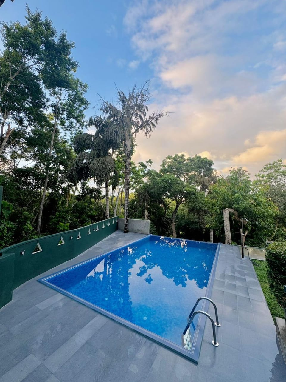 Pool view, Swimming pool