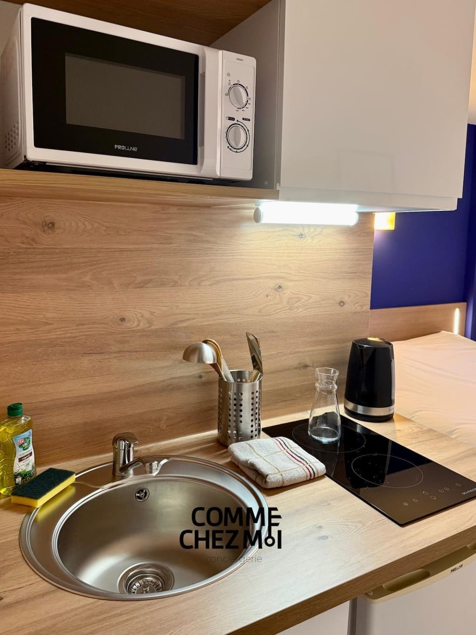 Kitchen or kitchenette, stove