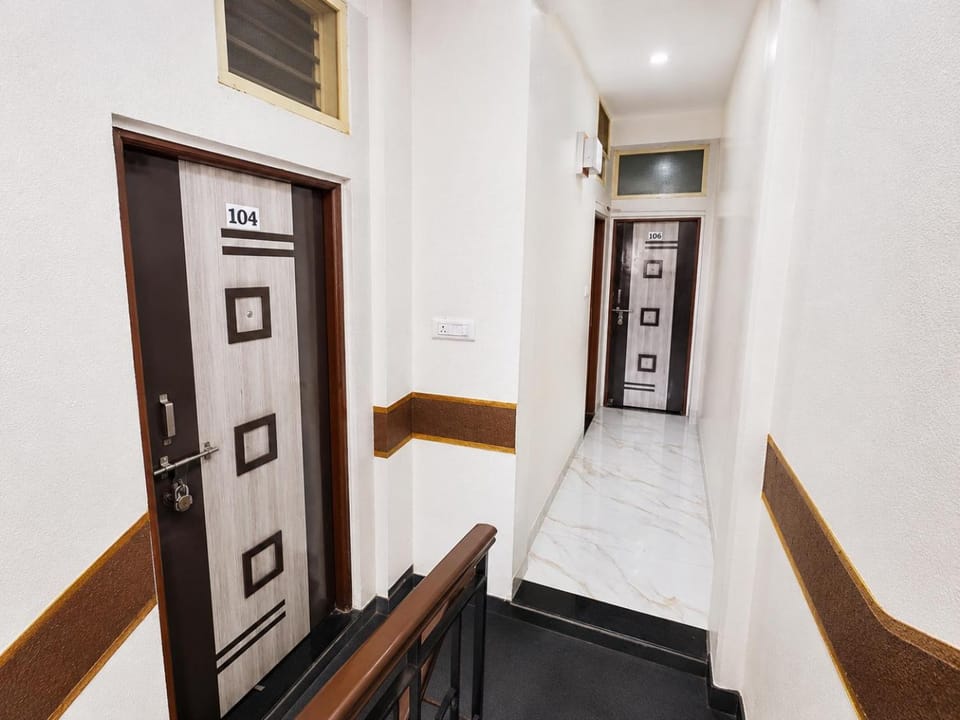Hotel Prime Lodging Hotel in Maharashtra