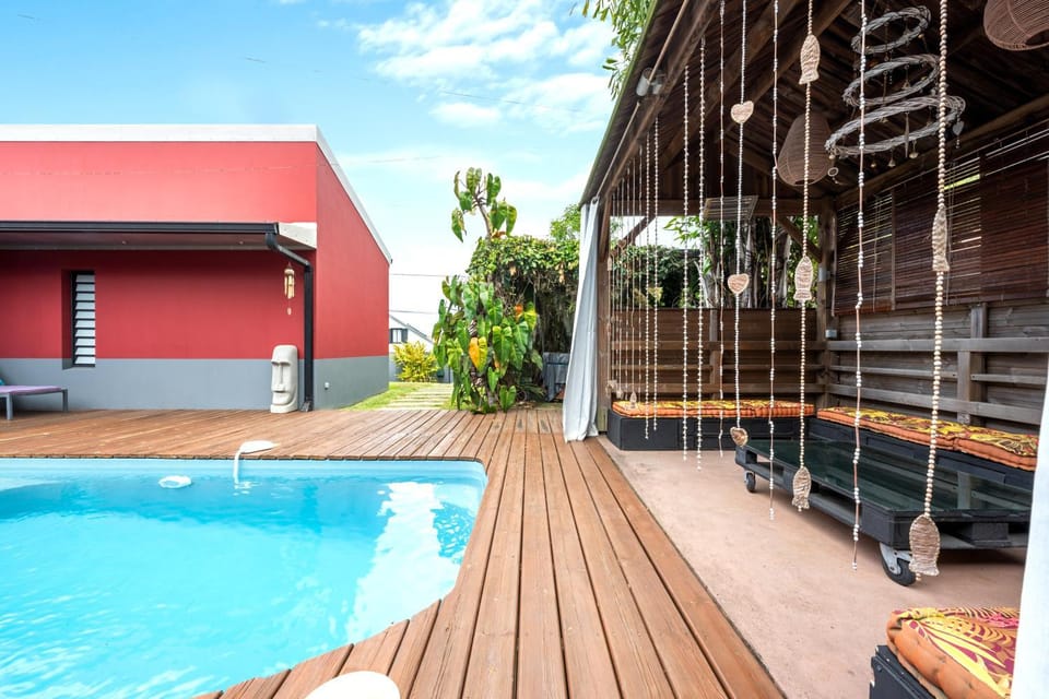 Property building, Swimming pool