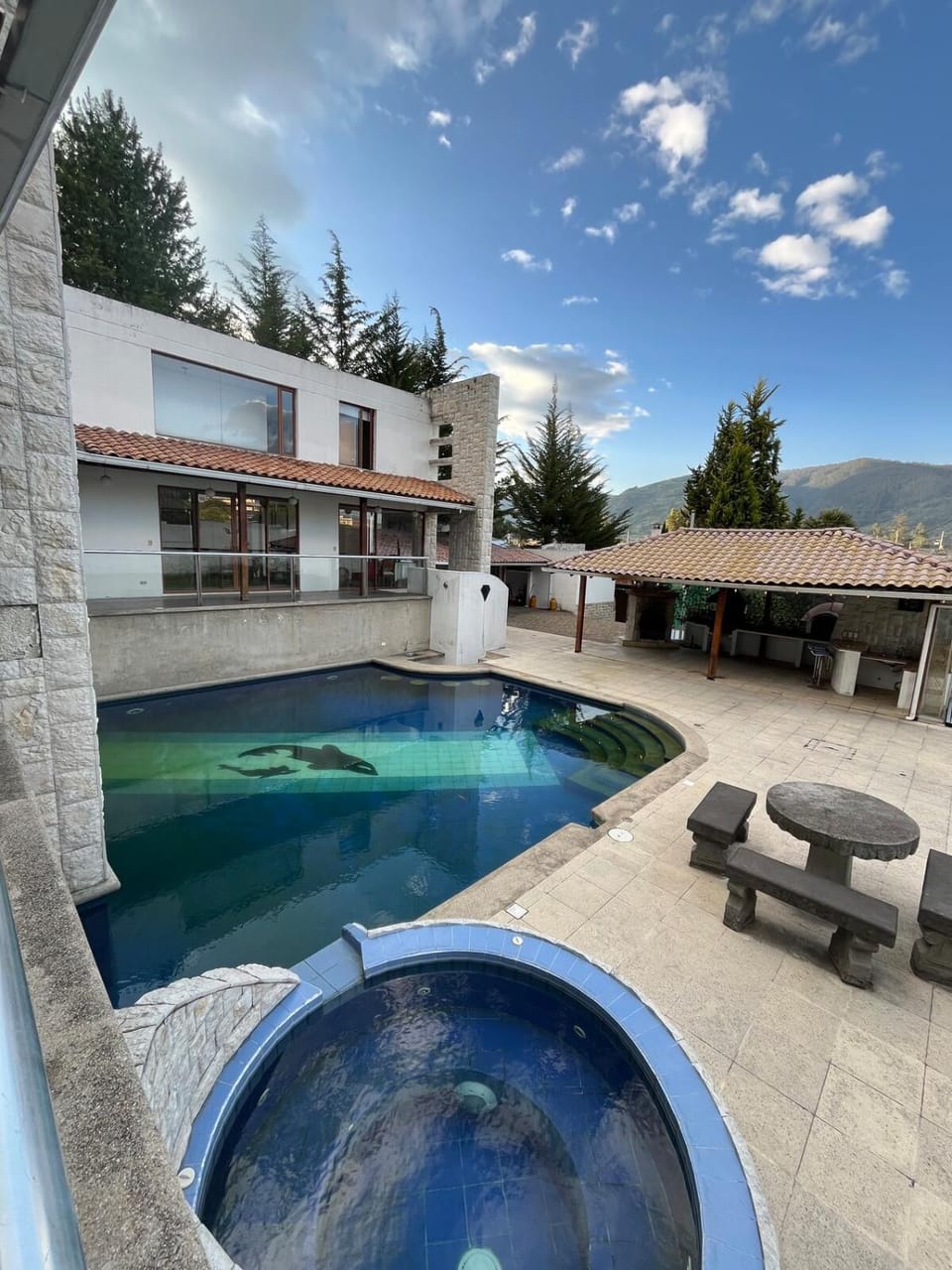 Quinta Madeira Valle de los Chillos House in Quito