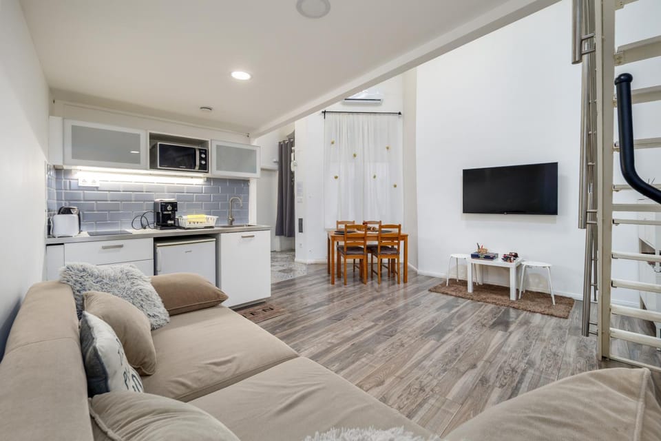 Kitchen or kitchenette, Living room, Dining area