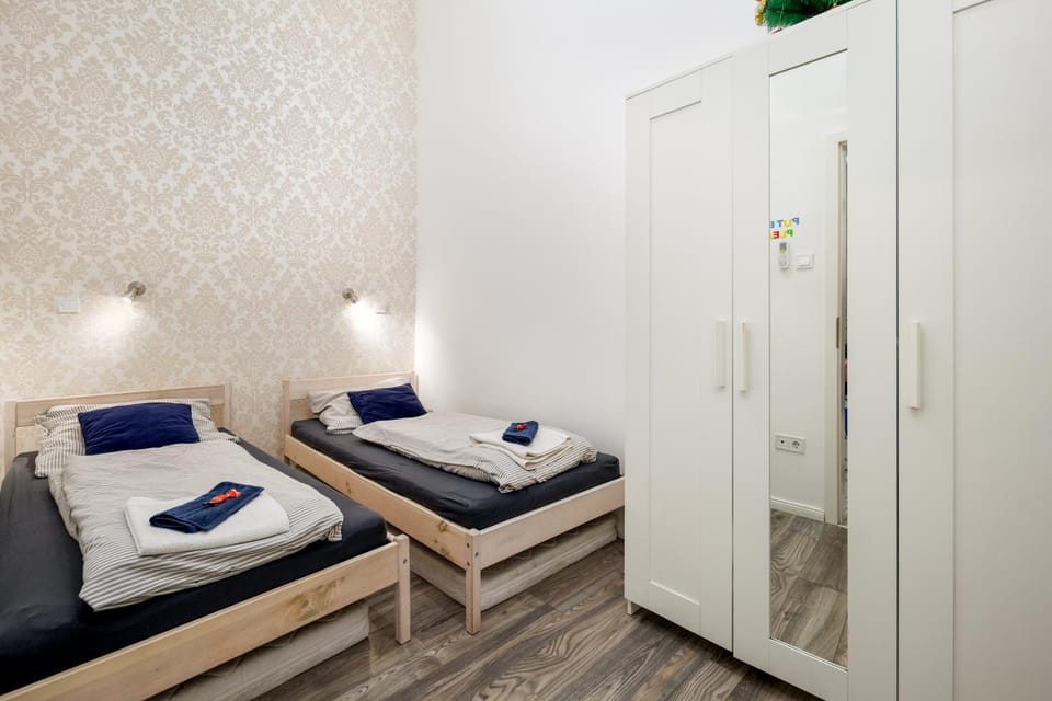 Bed, Bedroom, wardrobe
