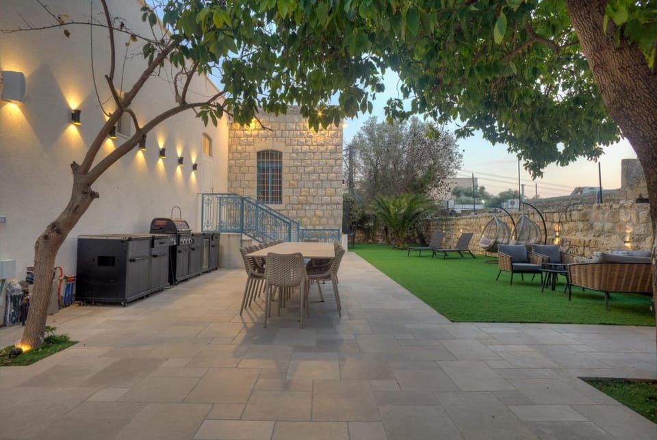 BBQ facilities, Garden