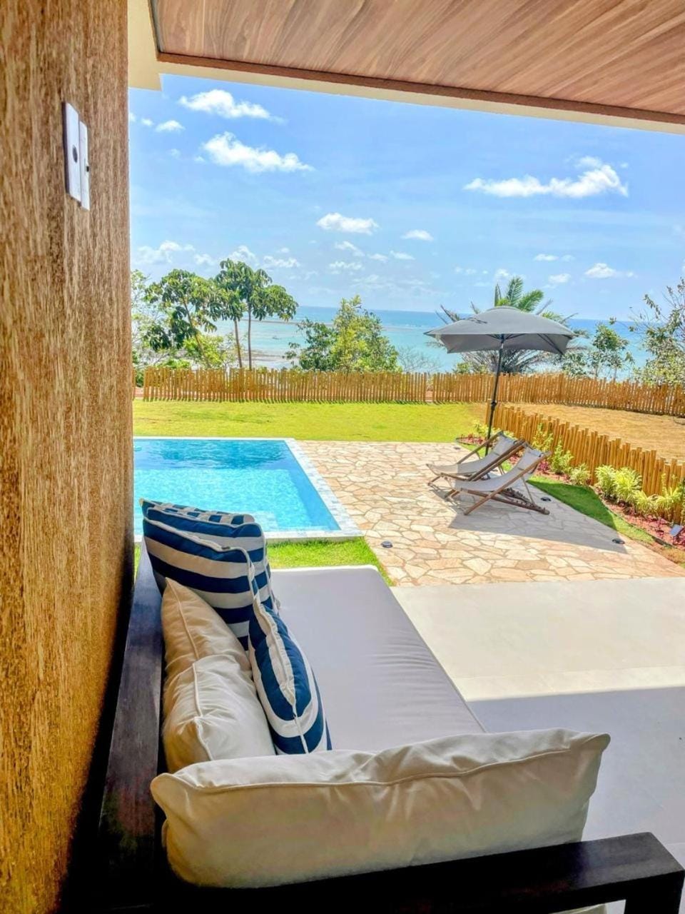 Natural landscape, View (from property/room), Balcony/Terrace, Garden view, Pool view