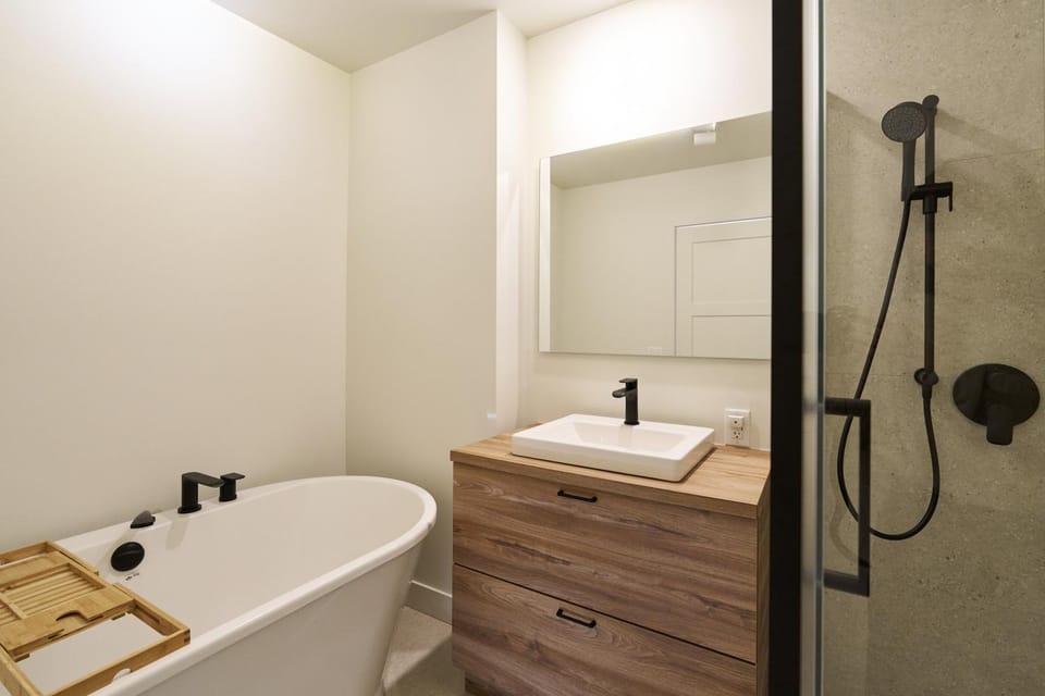 Bathroom, Bath