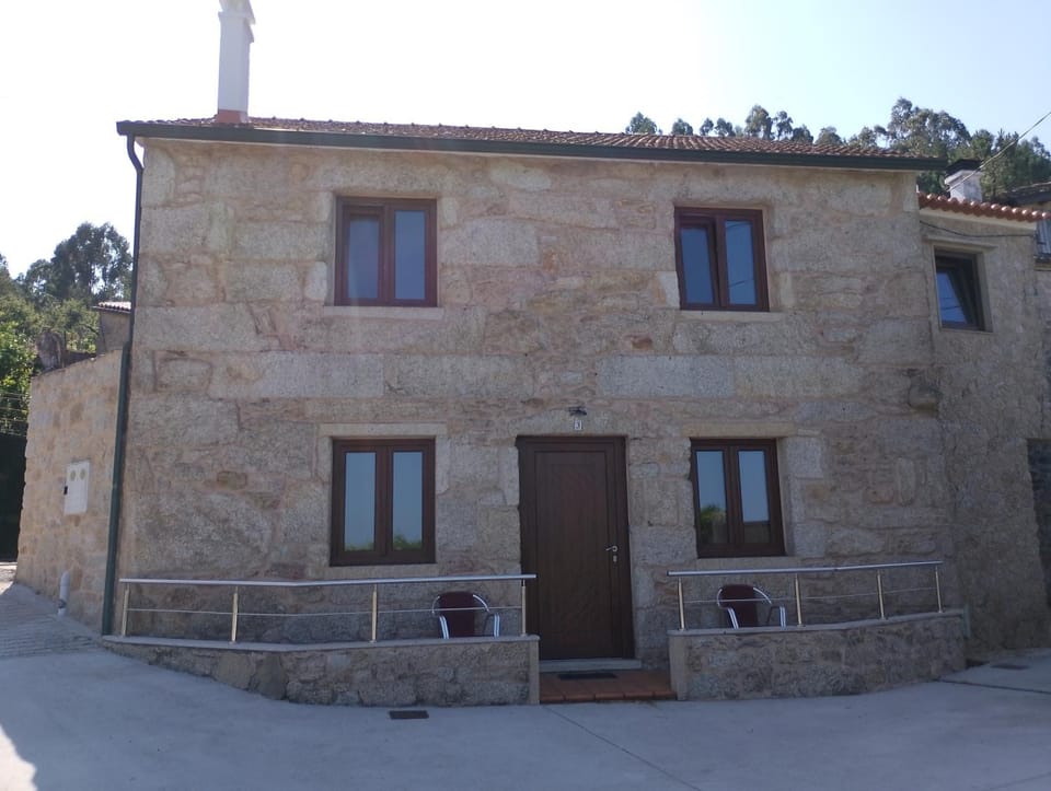 Eira de Mantoño House in Galicia