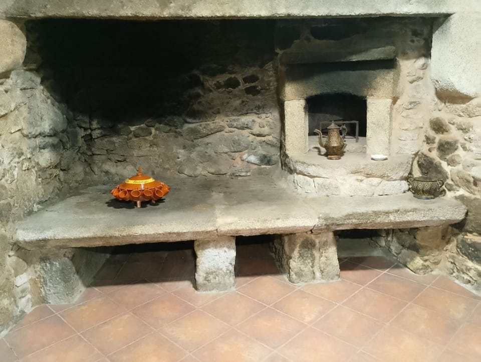 Eira de Mantoño House in Galicia