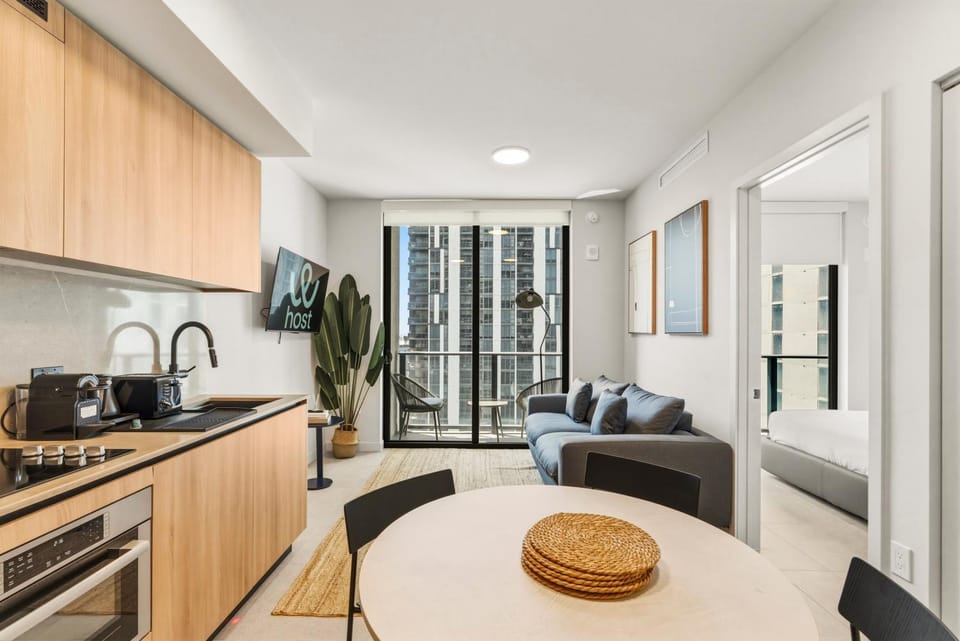 Living room, Seating area, Dining area, kitchen