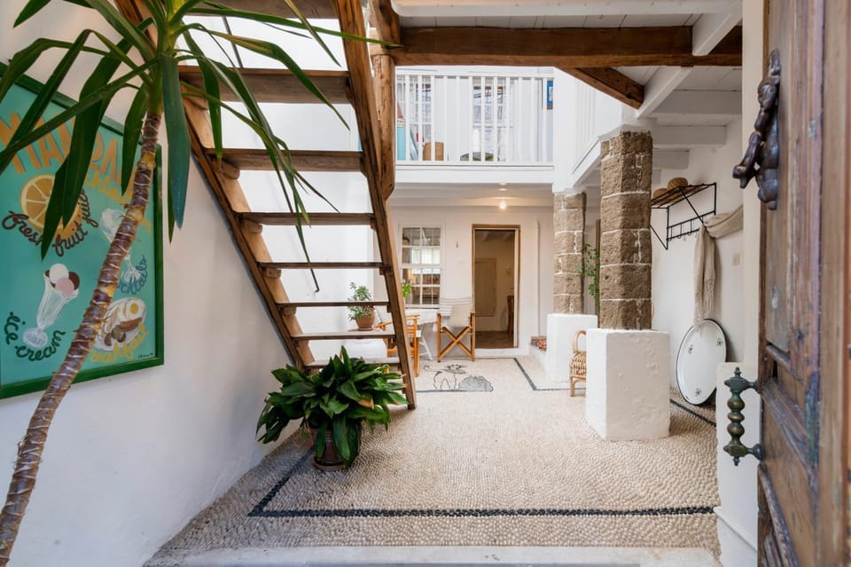 Facade/entrance, Inner courtyard view