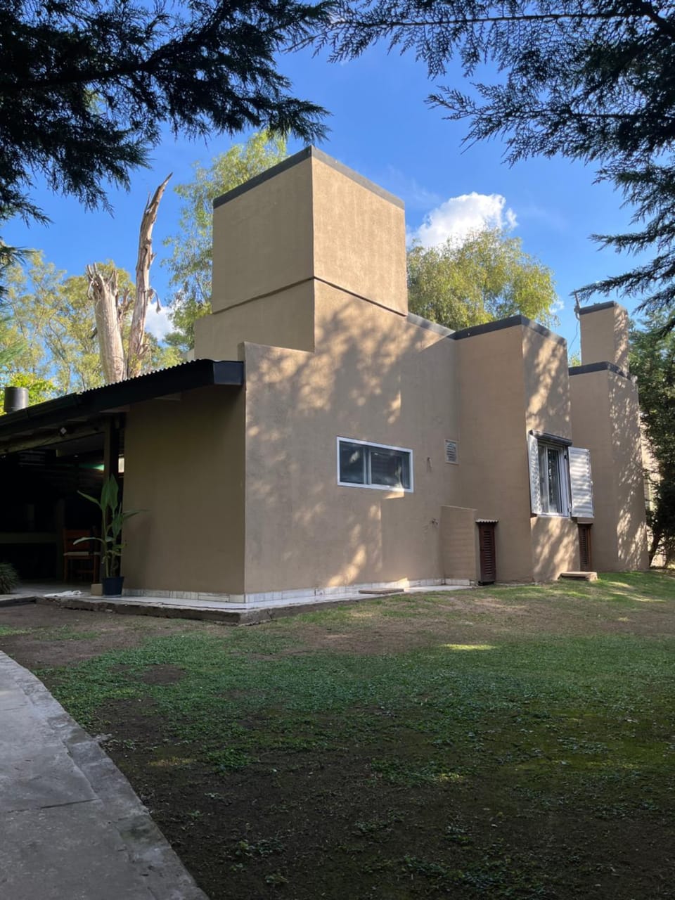Casa con parque soñado, gran piscina, parrilla y CheckOut 18 hs! House in Buenos Aires Province