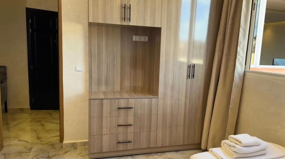 Bedroom, wardrobe