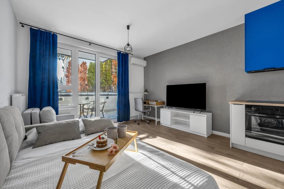 Communal lounge/ TV room, Bed, TV and multimedia, Living room, Dining area, Bedroom, air conditioner