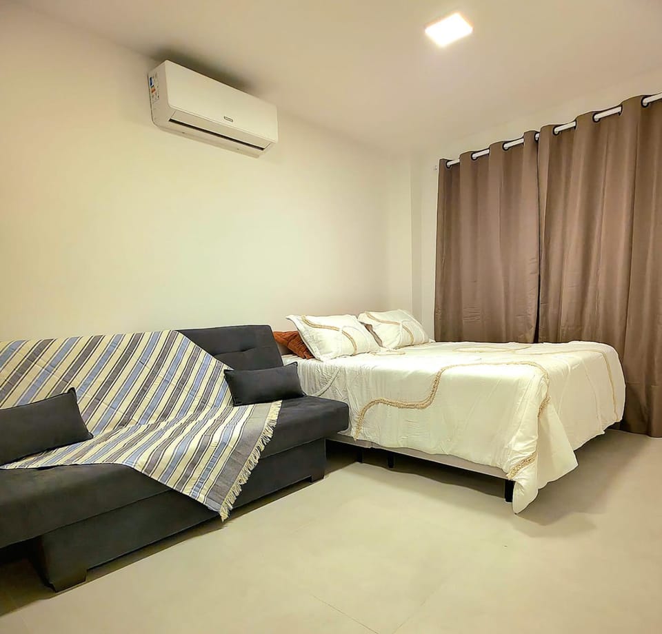 Bed, air conditioner