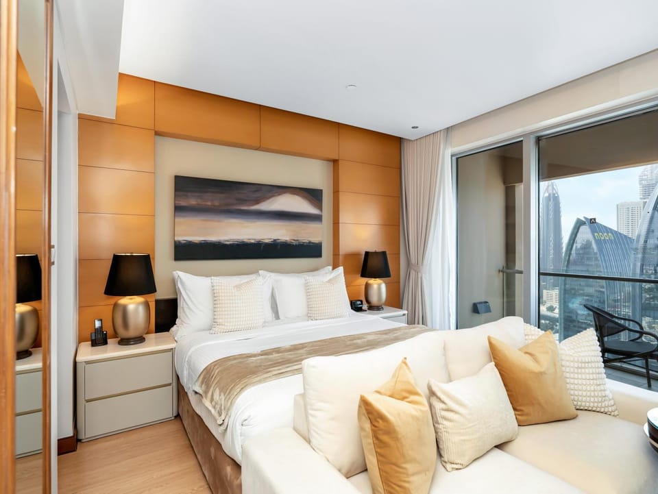 Bed, Living room, Photo of the whole room, Seating area, Bedroom