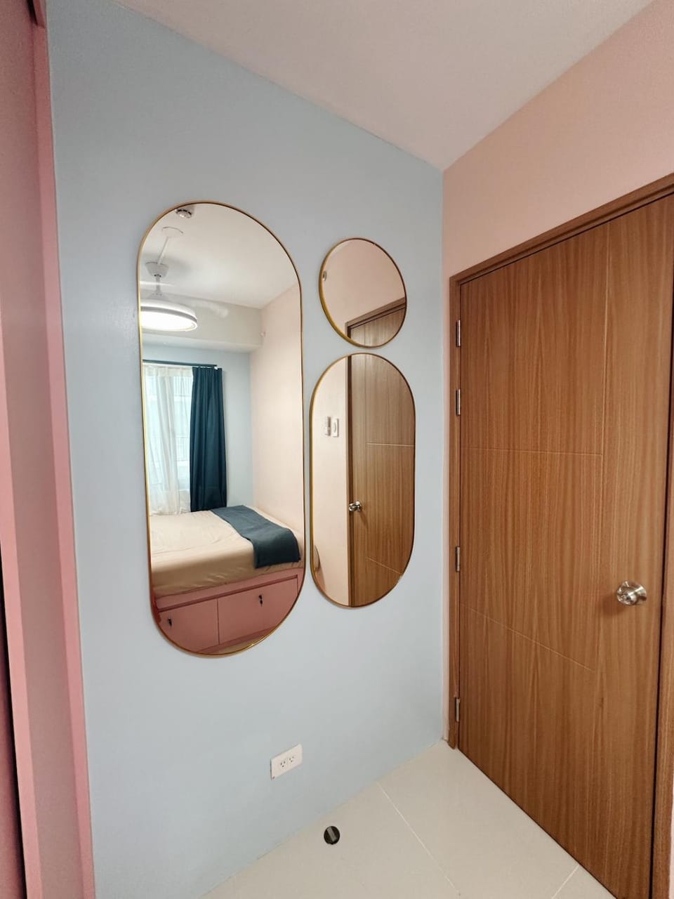 The Ritz Place at Shore 3 Residences Apartment in Pasay
