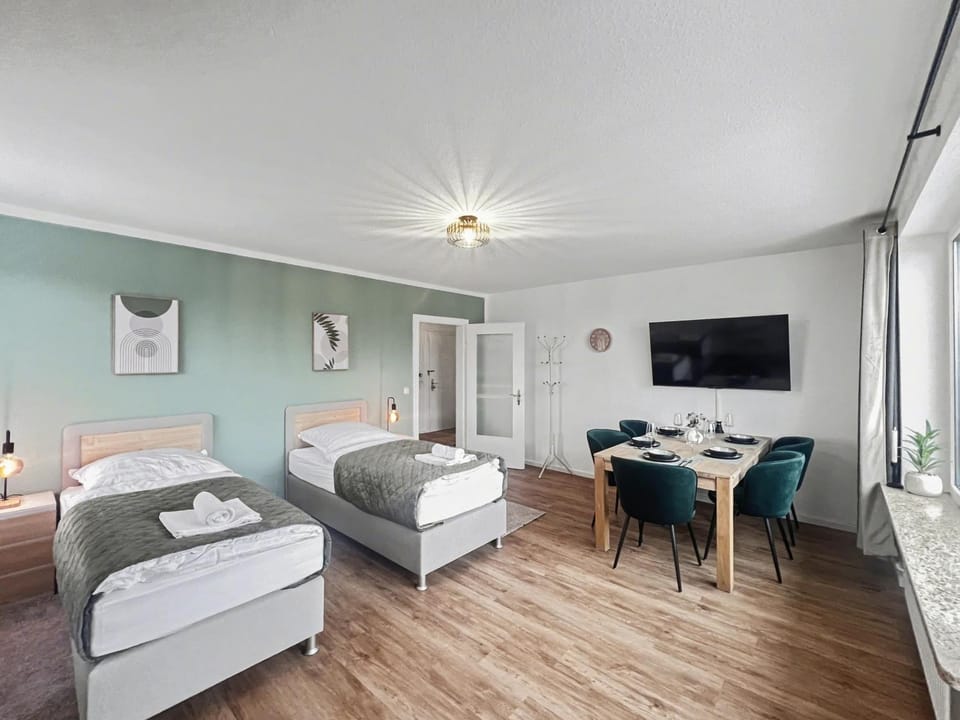 Bed, TV and multimedia, Photo of the whole room, Seating area, Dining area, Evening entertainment, Bedroom