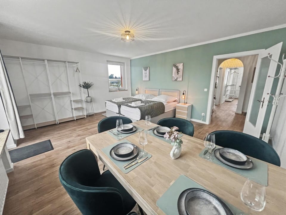 TV and multimedia, Seating area, Dining area, Bedroom, wardrobe