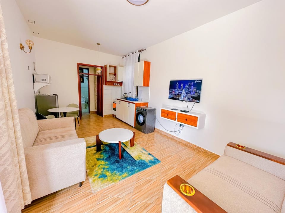 Kitchen or kitchenette, Seating area, Dining area, Dinner, washing machine, kitchen