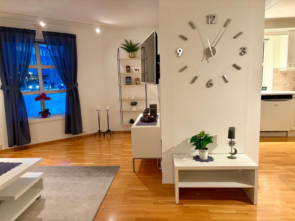 Hot Spring Bath, TV and multimedia, Living room, Seating area, internet