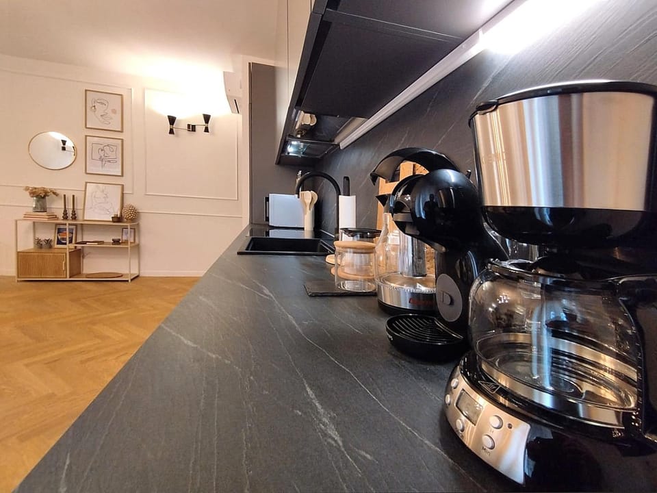 Kitchen or kitchenette, kitchen, kitchen