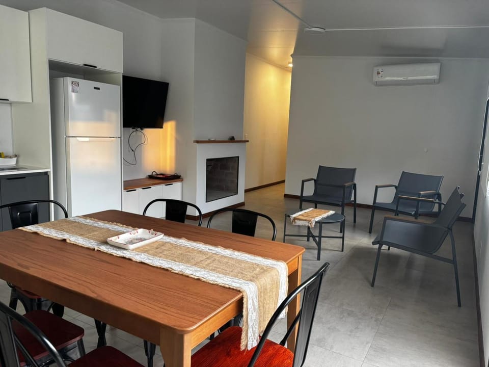 TV and multimedia, Living room, Seating area, Dining area, oven, air conditioner