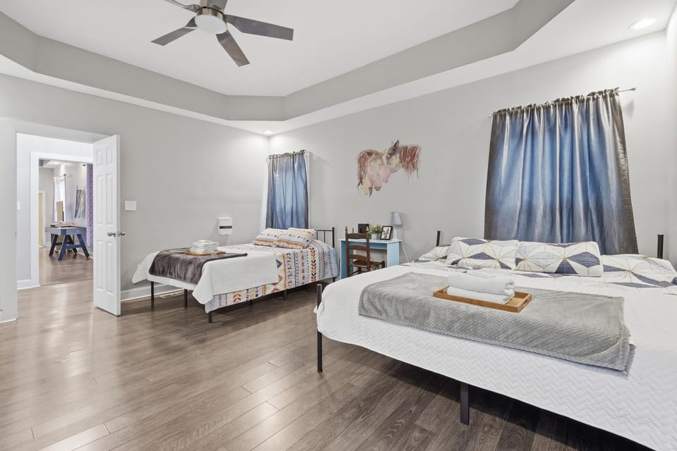 Bed, Photo of the whole room, Bedroom