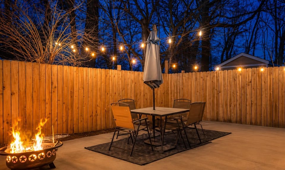 Patio, Dining area