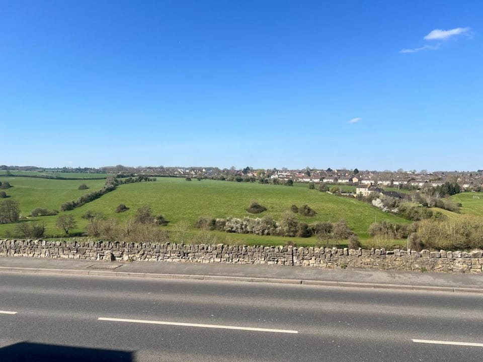 Upper Valley View Apartment in Bristol
