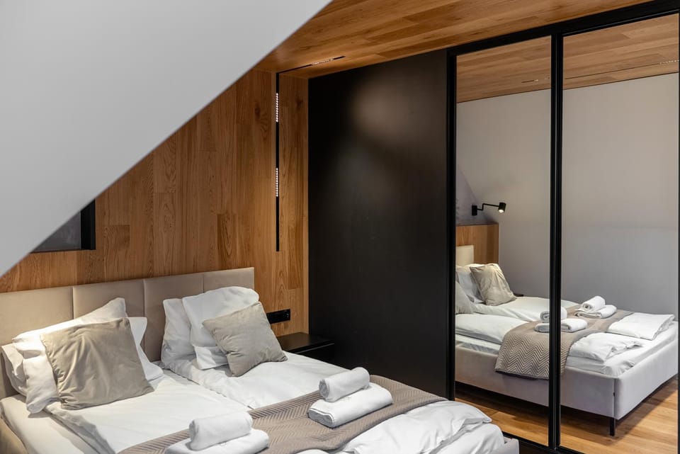 Bed, Living room, Photo of the whole room, Seating area, Bedroom, towels, wardrobe