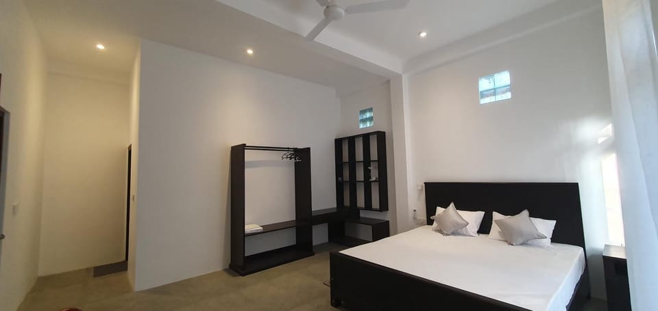 Bed, Photo of the whole room, Bedroom, air conditioner