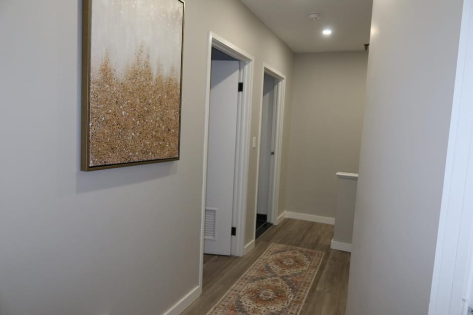 Chic 2BR Retreat in Albany Cozy, Stylish & Central Apartment in Albany