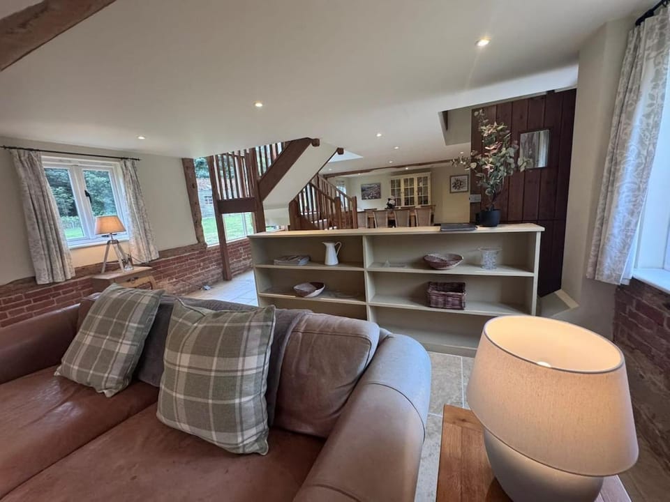 Stunning converted barn - Brand sleeps 8 House in Suffolk Coastal District