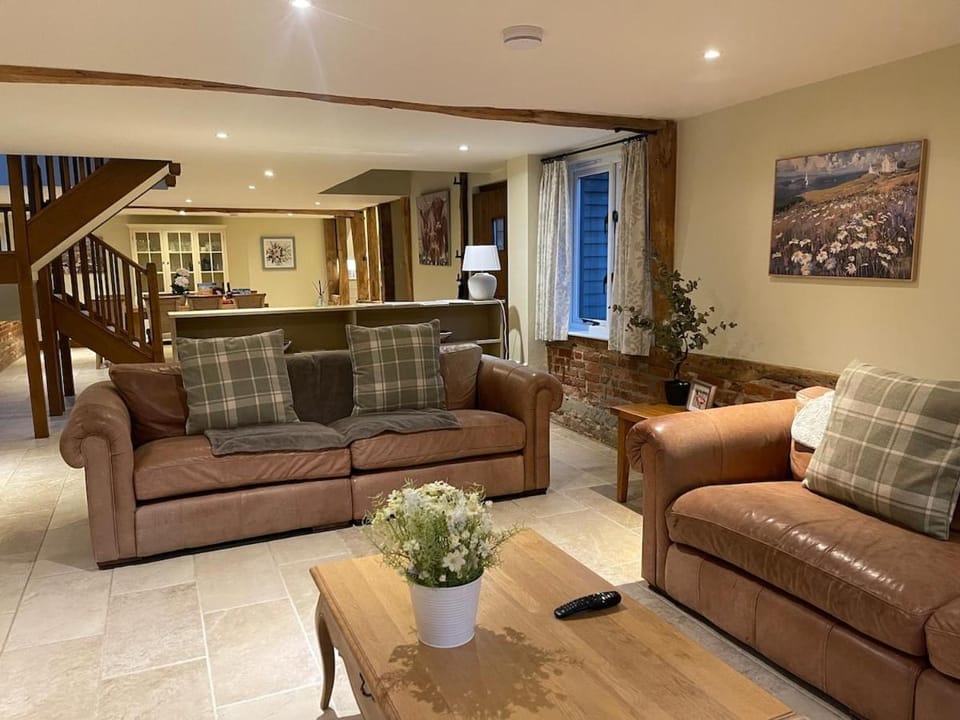Stunning converted barn - Brand sleeps 8 House in Suffolk Coastal District
