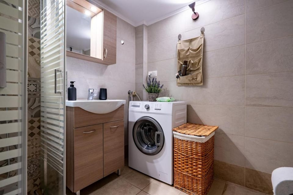 Steps from the Heart of Zografou- 3 Guests by ΜΡS Apartment in Athens