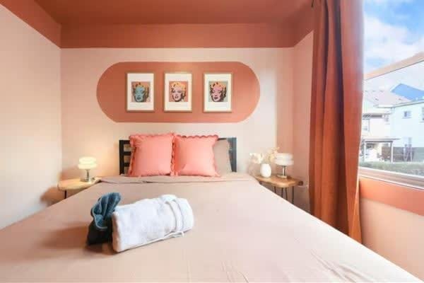 Charming 2BR Retreat Fire Pit & Near Downtown House in Pittsburgh