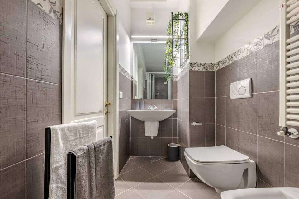 Aquarium Luxury Loft 1 - Exclusive Waterfront View Apartment in Genoa