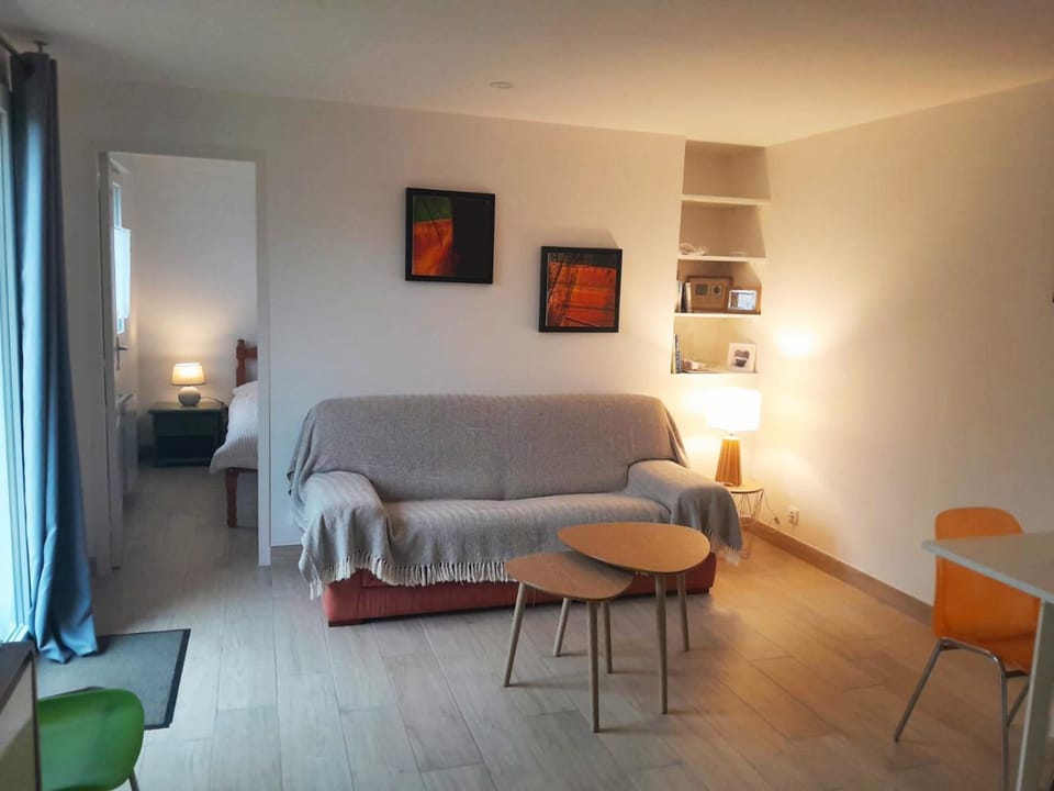 Maison à 300m de la plage au calme avec jardin Apartment in Penvénan